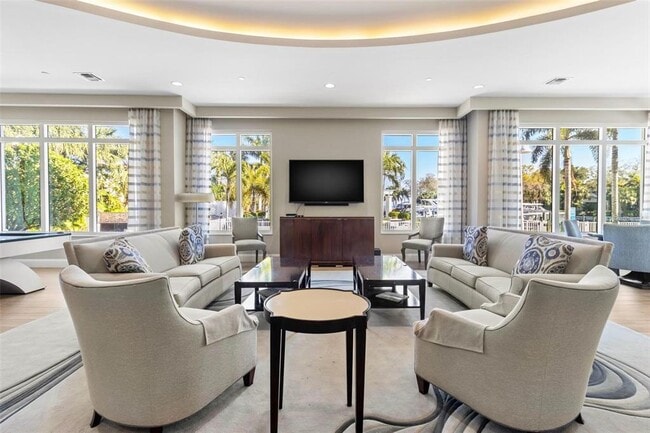 Building Photo - 1325 Snell Isle Blvd NE