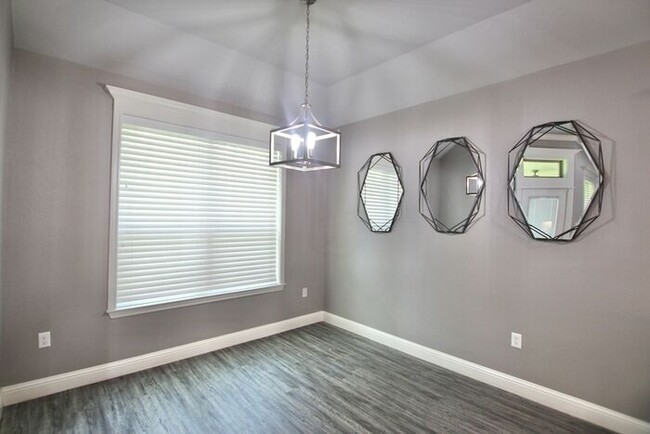 Building Photo - Coming Soon! Stunning 3 Bed 2 Bath Home on...