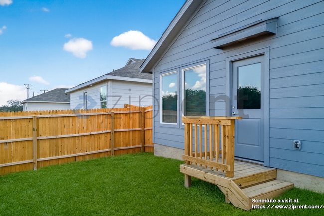 Building Photo - 8830 Pyron Pl