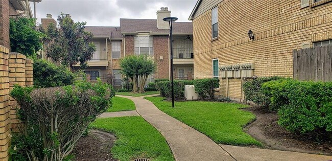 Building Photo - 3600 Jeanetta St