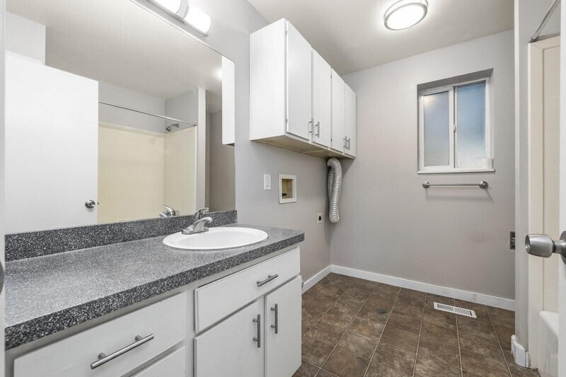Building Photo - 768 N 1060 W
