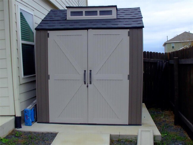 Building Photo - 10629 Sunday Dr