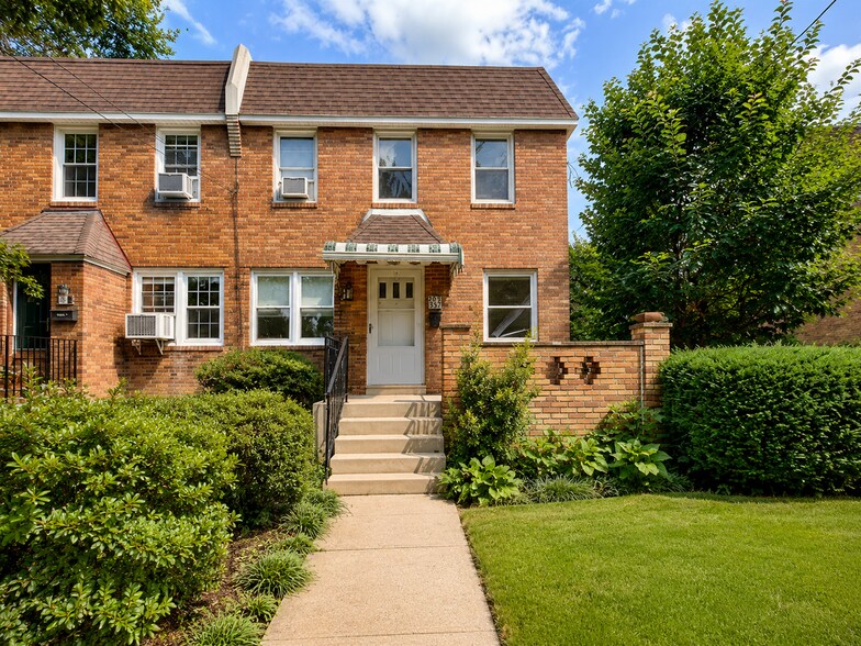Building Photo - 35 Elberon Ave