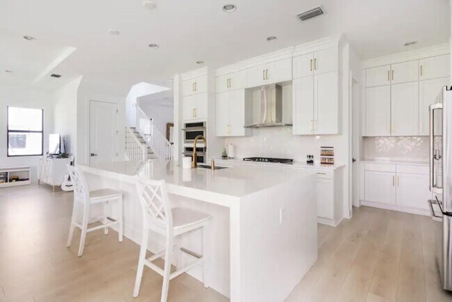 Building Photo - 13458 Artisan Cir