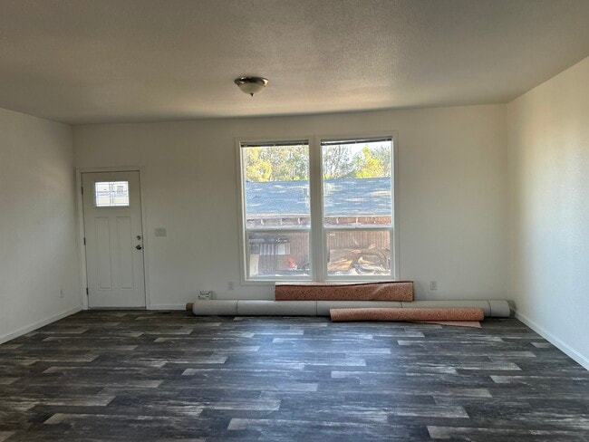 Building Photo - 3953 Stoneridge Dr