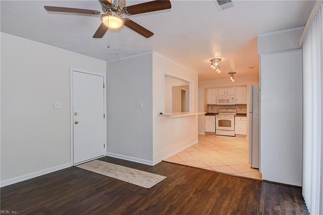 Building Photo - 4269 Grove Ct