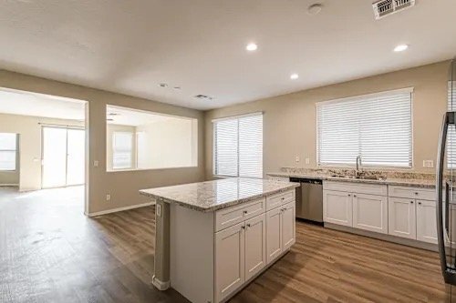 Building Photo - 1738 Red Bird Cir SE
