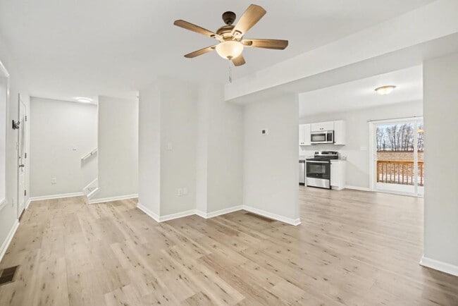 Building Photo - 239 W Broad St