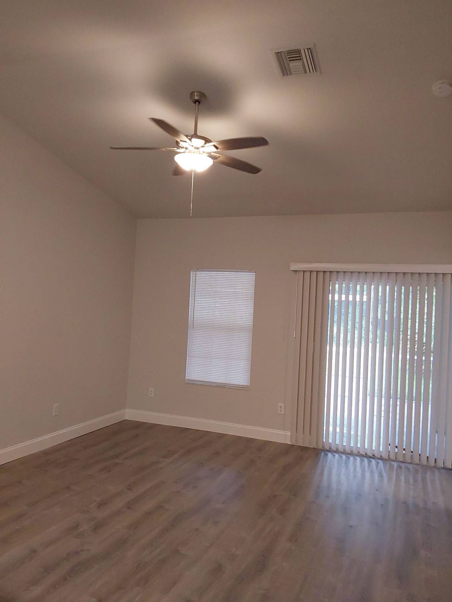 Building Photo - 9 Pony Express Dr