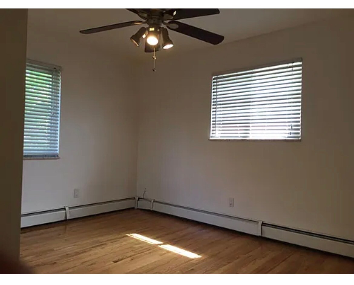 Building Photo - 475 S Adams Rd