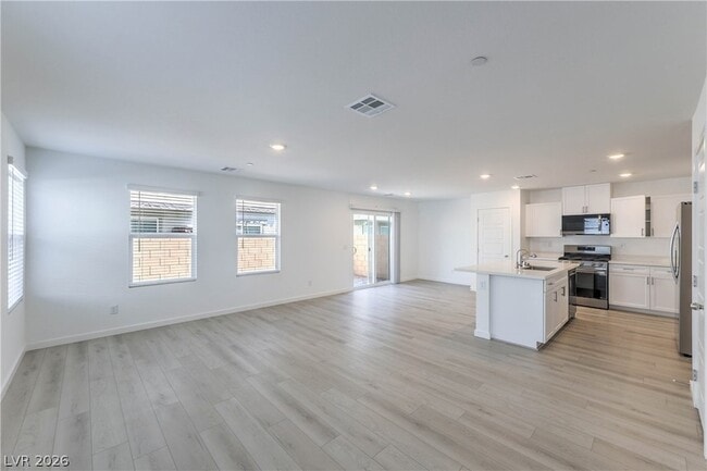 Building Photo - 772 Fallen Phoenix St