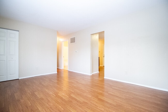 Building Photo - 2038 Airline Ave