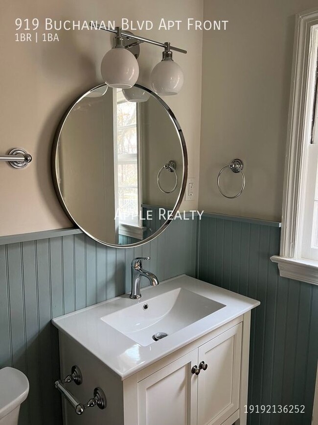 Building Photo - 919 Buchanan Blvd - Apt FRONT - Available ...