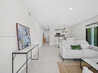 Building Photo - 1305 SE 1st St