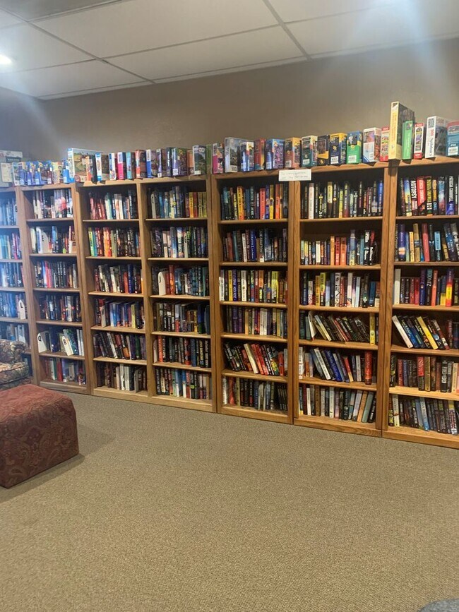 Building Photo - **Senior Community 55+ and Older** Large Home with Views!