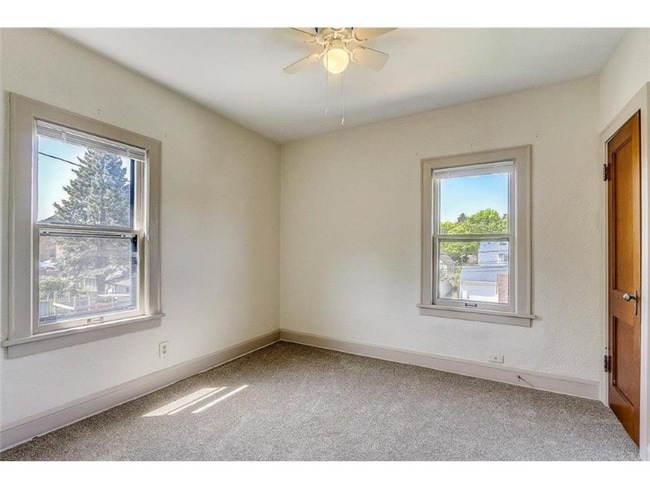 Building Photo - 4218 33rd Ave S