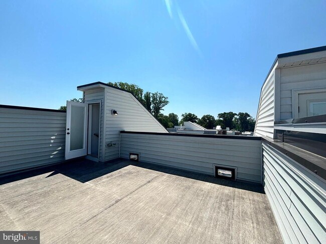 Building Photo - 5125 Longstone Way