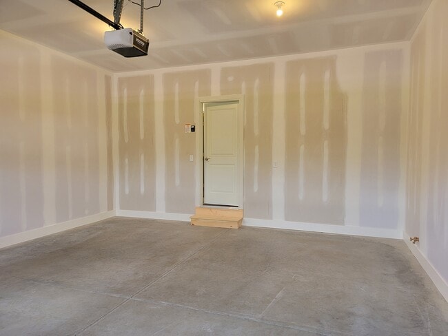 Building Photo - 262 Sage Blvd