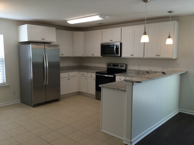 Building Photo - 202 Sterling Dr