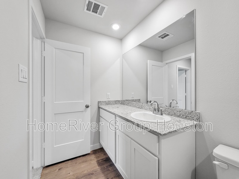 Building Photo - 10735 Red Flagstone Dr