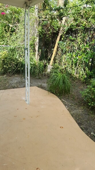 Building Photo - 325 Kenilworth Blvd