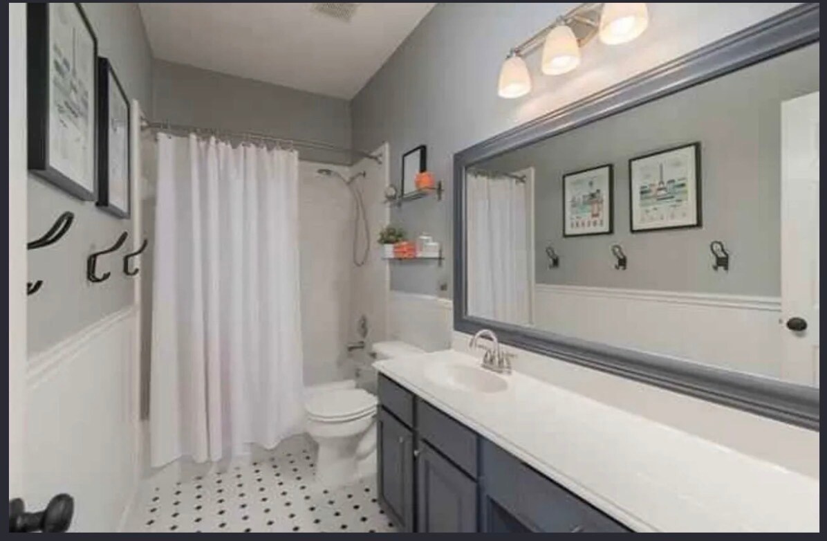 Building Photo - 2716 Zoeller Dr