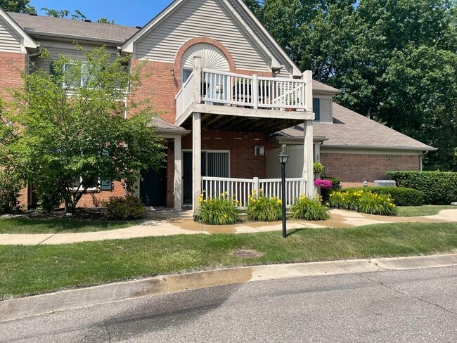 Primary Photo - 404 Marigold Cir