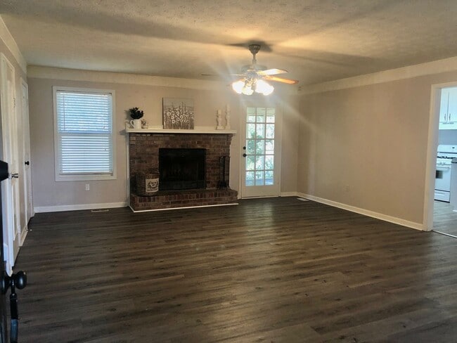 Building Photo - 1+ Acre of Wooded Privacy in Allatoona High School