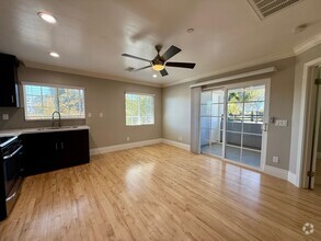 Building Photo - UPSTAIRS UNIT! Washer&Dryer! Assigned Park...