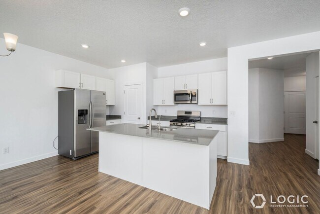 Building Photo - 14817 Pelé Ln