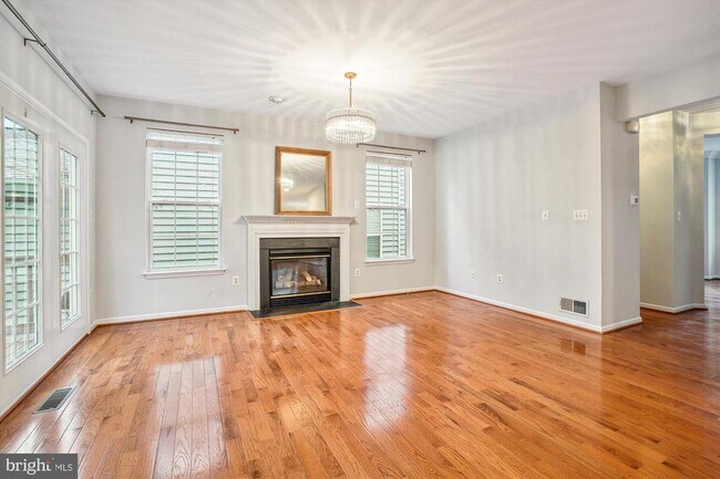 Building Photo - 9305 Sumner Lake Blvd