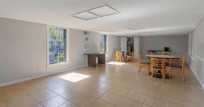 Building Photo - 4965 Puritan Cir