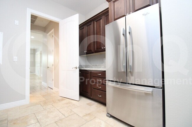 Building Photo - 2832 E Los Altos Rd