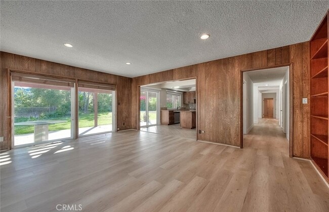 Building Photo - 16612 Park Ln Cir