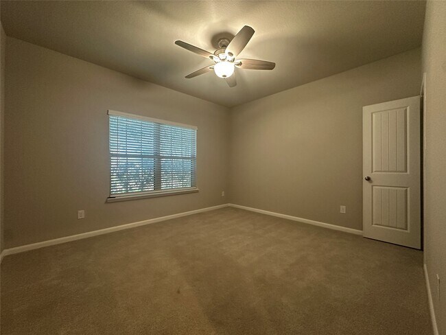 Building Photo - 6329 Clearwater Dr