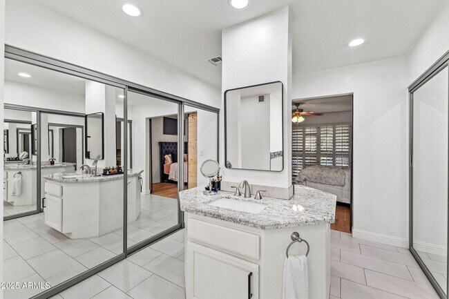 Building Photo - 8195 E Del Marino Dr