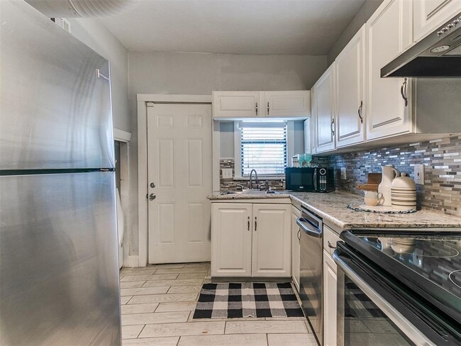 Building Photo - 1628 NW 17th St