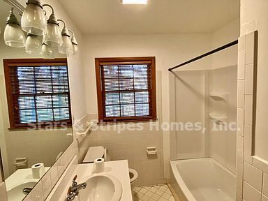 Building Photo - Spacious and beautiful family home