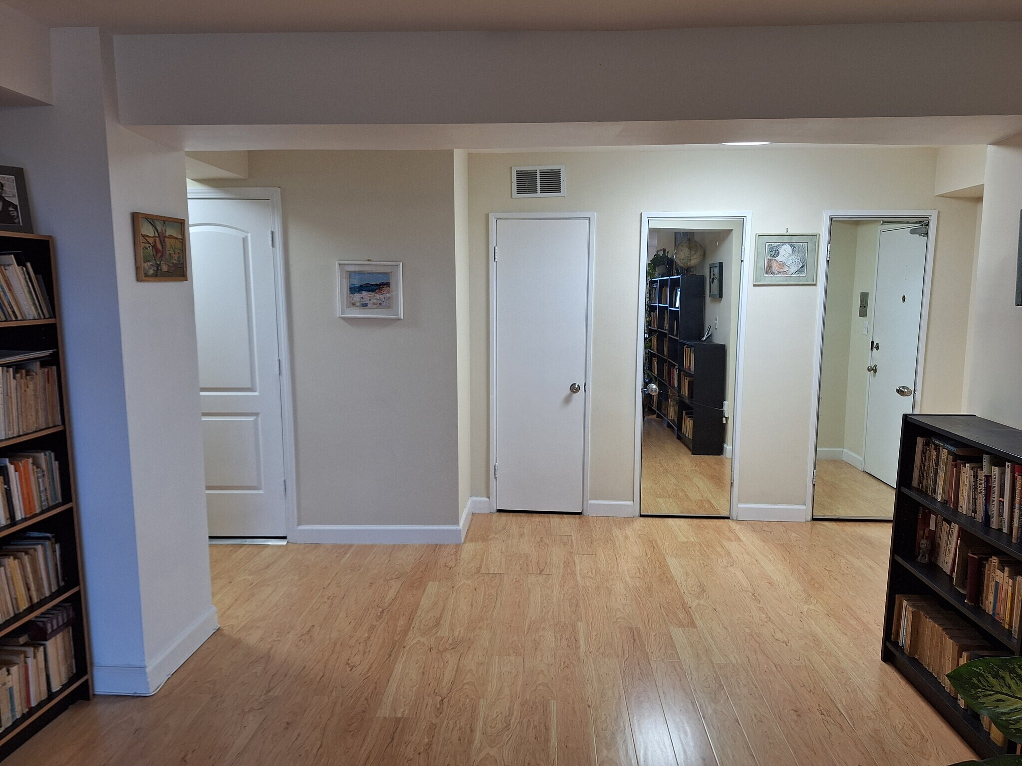 3 closets by entrance, one walk-in - 4200 N Marine Dr
