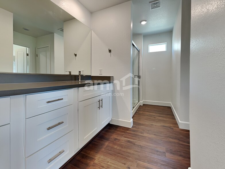 Building Photo - 8895 Tiger Tooth Ave
