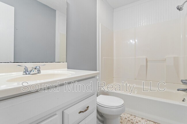 Building Photo - 4249 Lake Ridge Dr