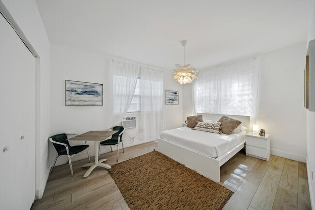 Building Photo - 1311 15th Terrace