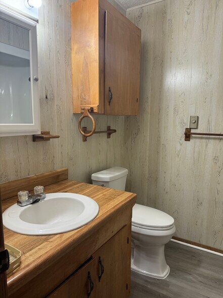 Building Photo - 227 Redbud Ln