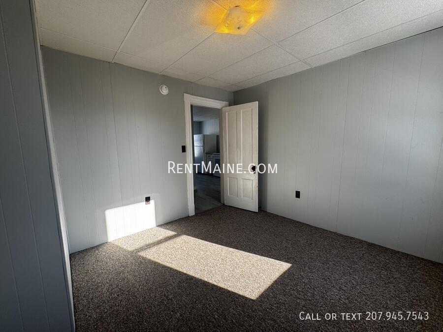 Building Photo - 17 Edwards St