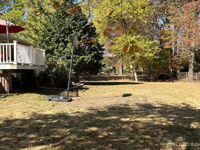 Building Photo - 1471 Thomas Ave