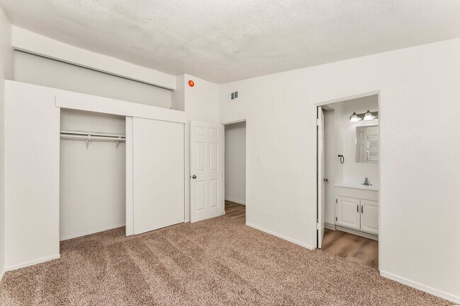 Building Photo - 6429 Stoneman Dr