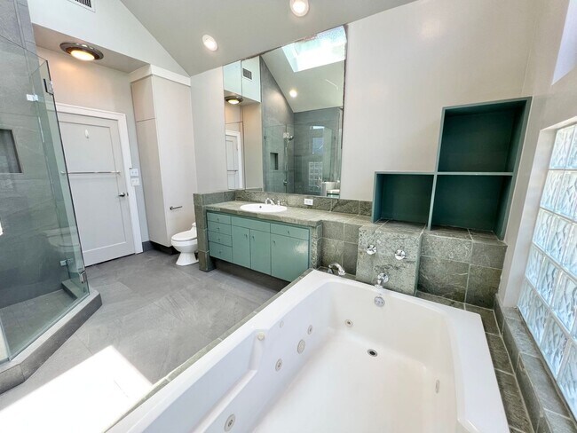 Building Photo - Pristine 3 Bedroom Craftsman House in Belm...