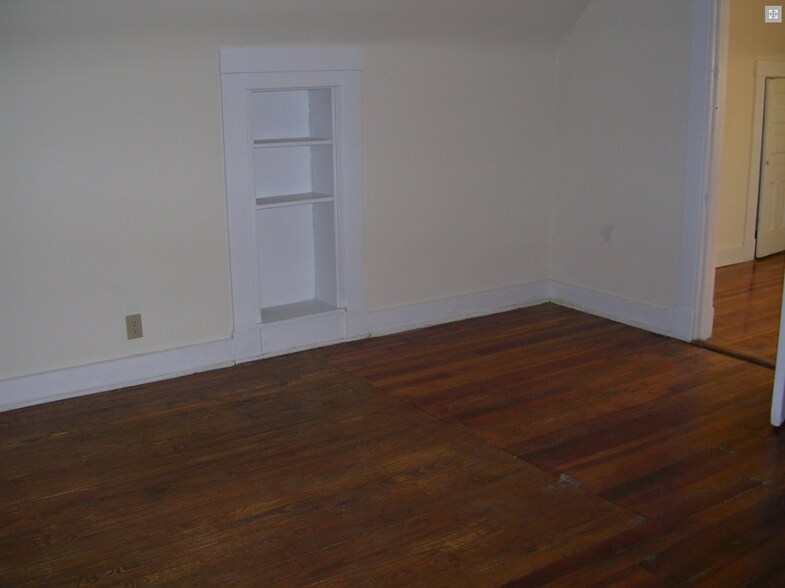 Building Photo - 2705 Eden Ave