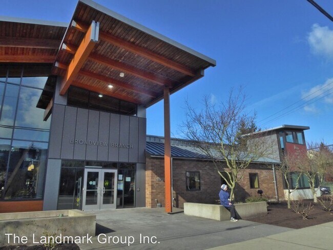 Building Photo - 13322 Greenwood Ave N