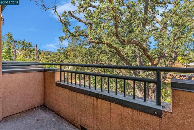 Building Photo - 1310 Creekside Dr